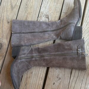 Born Women's Taupe Suede Heeled Boots